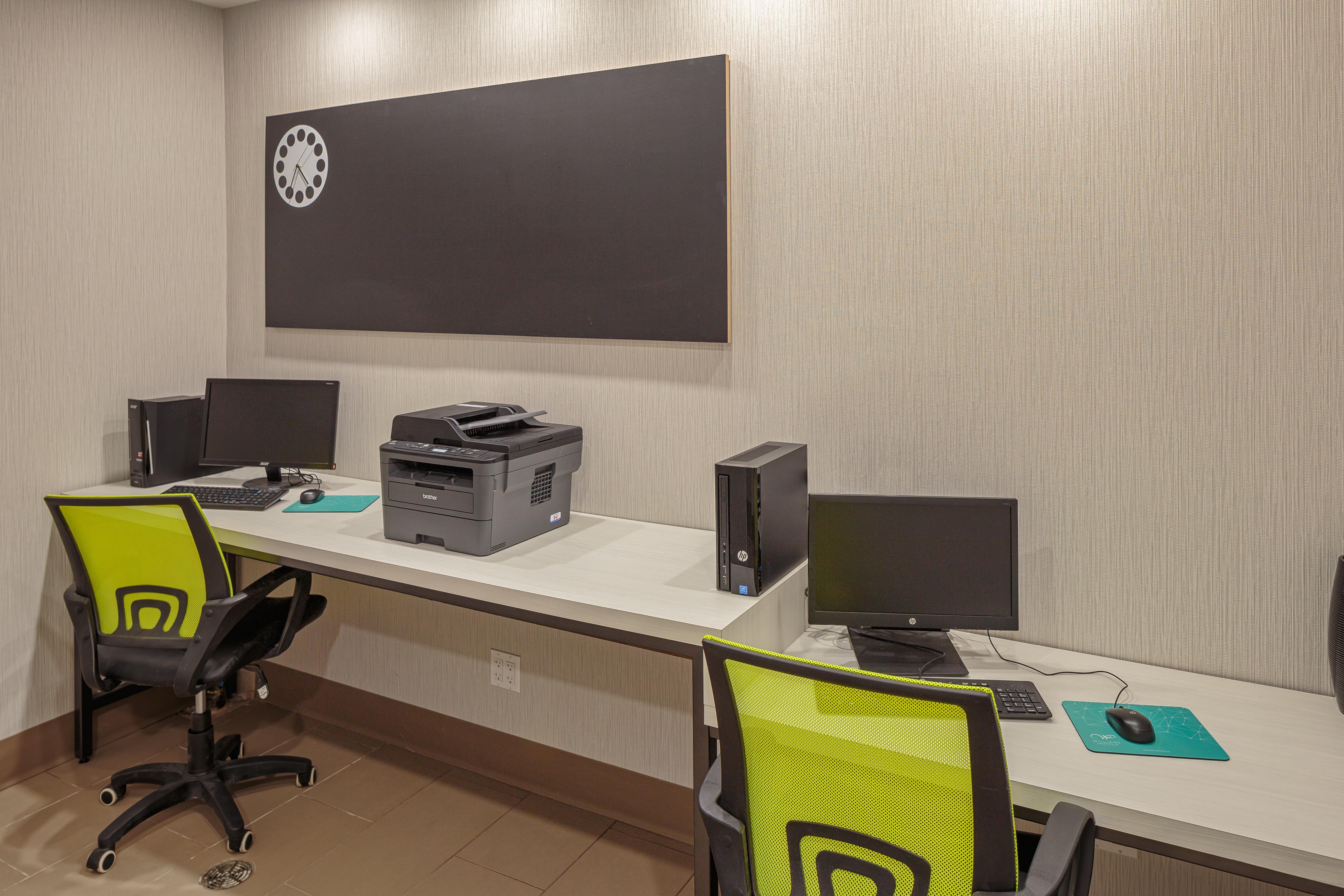 Holiday Inn Express & Suites - Belleville By Ihg Exteriör bild