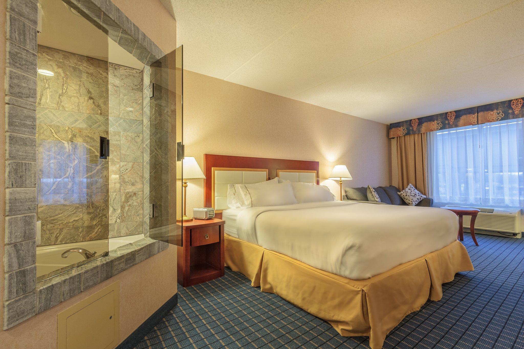Holiday Inn Express & Suites - Belleville By Ihg Exteriör bild