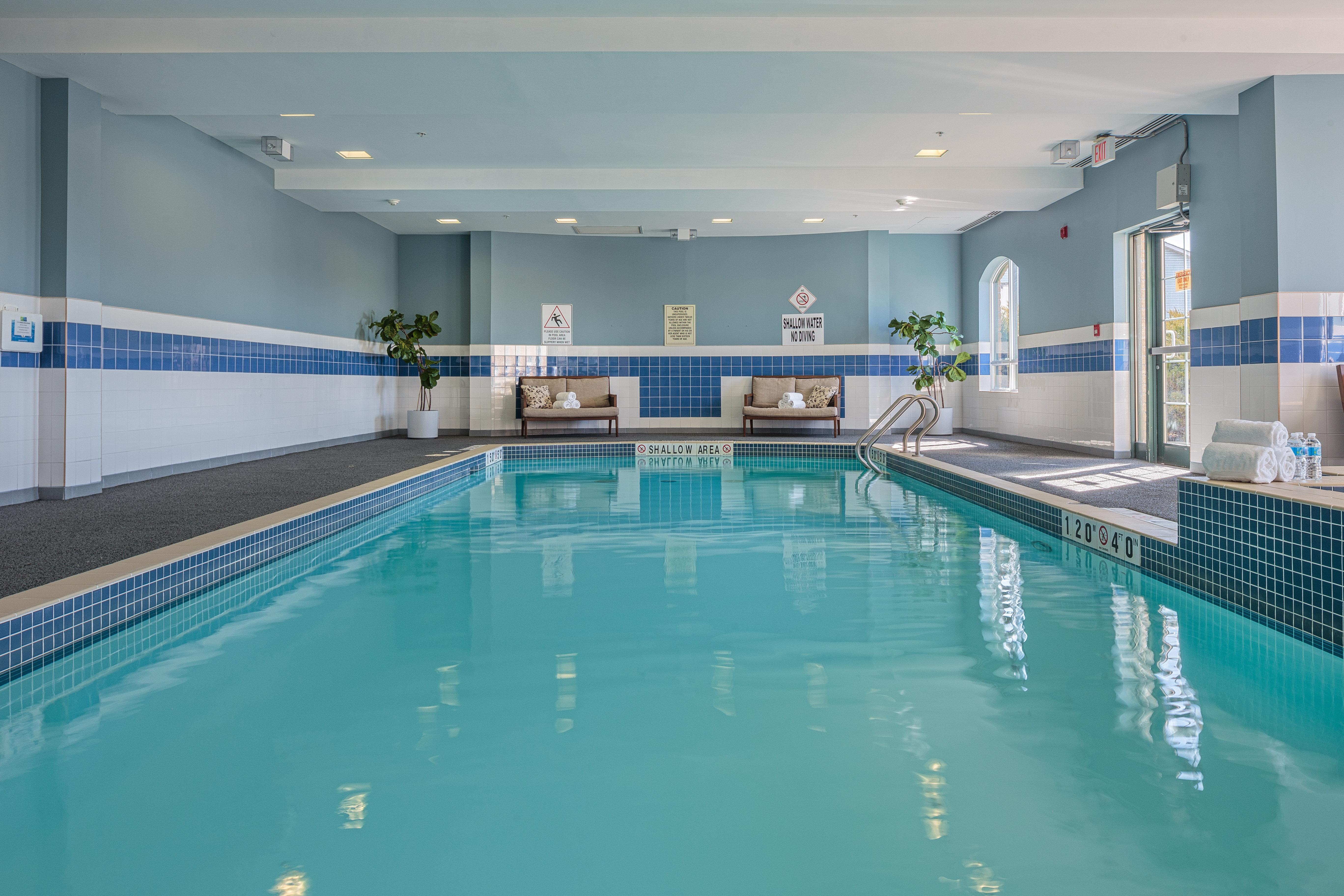 Holiday Inn Express & Suites - Belleville By Ihg Exteriör bild