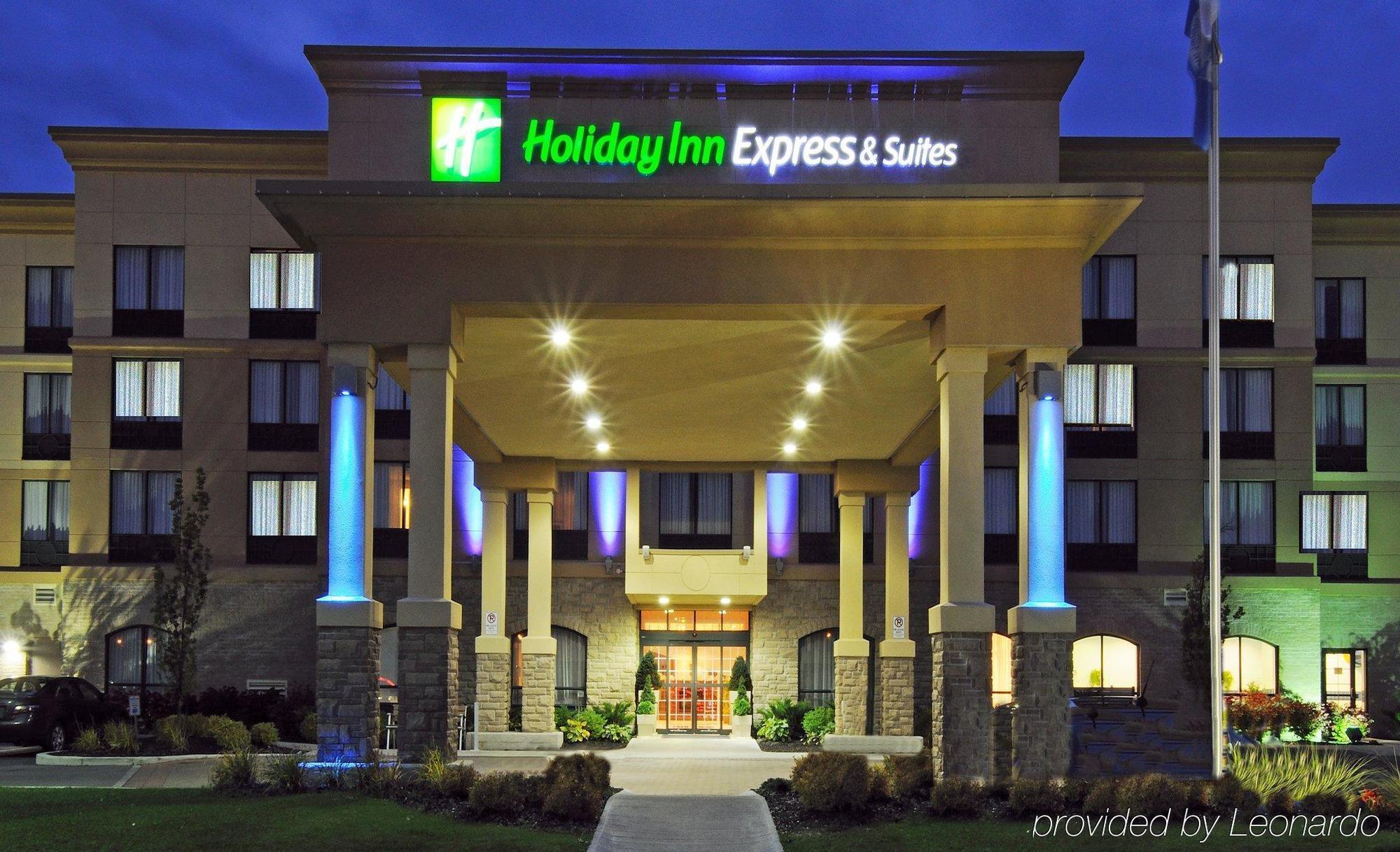 Holiday Inn Express & Suites - Belleville By Ihg Exteriör bild