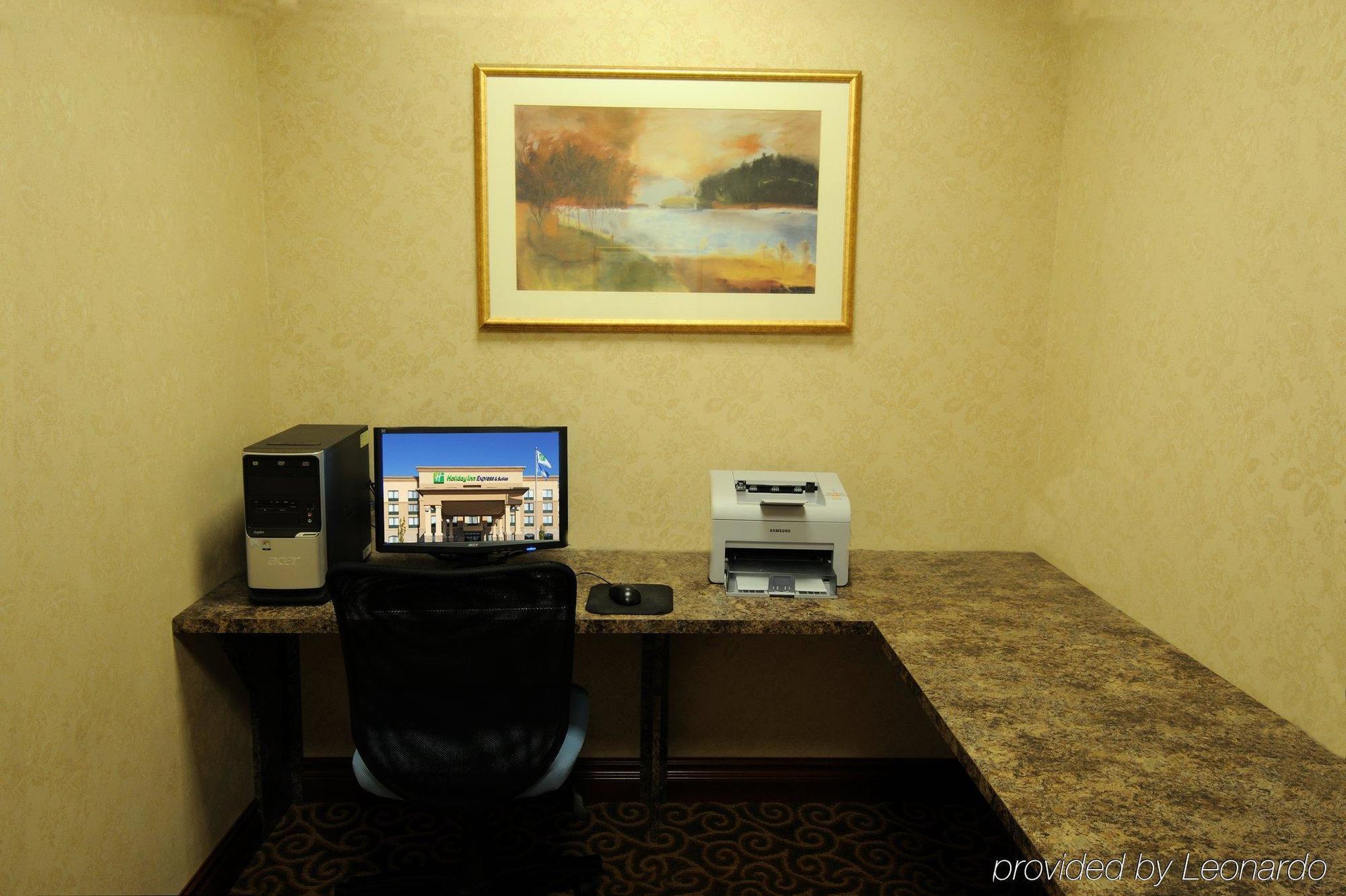 Holiday Inn Express & Suites - Belleville By Ihg Bekvämligheter bild