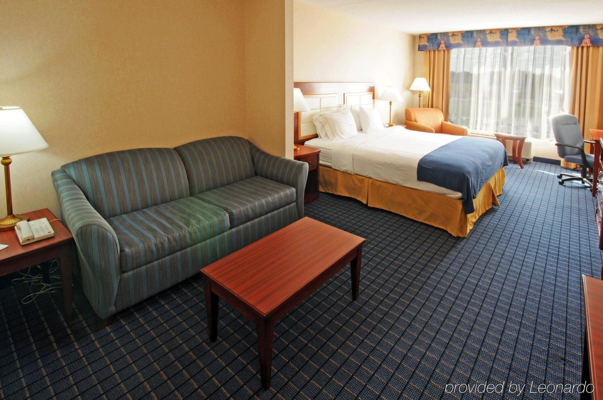 Holiday Inn Express & Suites - Belleville By Ihg Rum bild