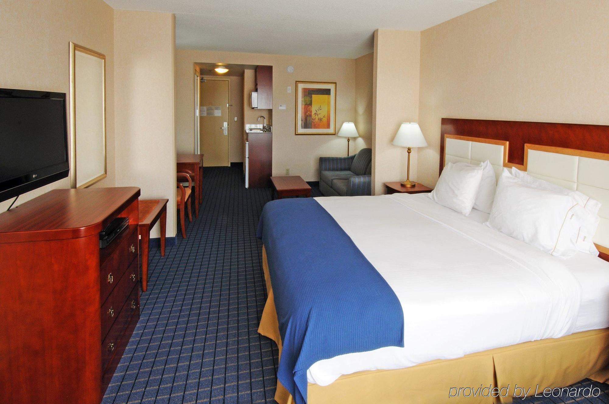 Holiday Inn Express & Suites - Belleville By Ihg Rum bild