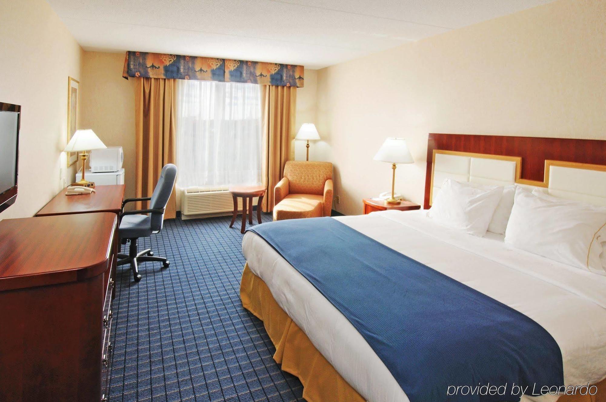 Holiday Inn Express & Suites - Belleville By Ihg Rum bild